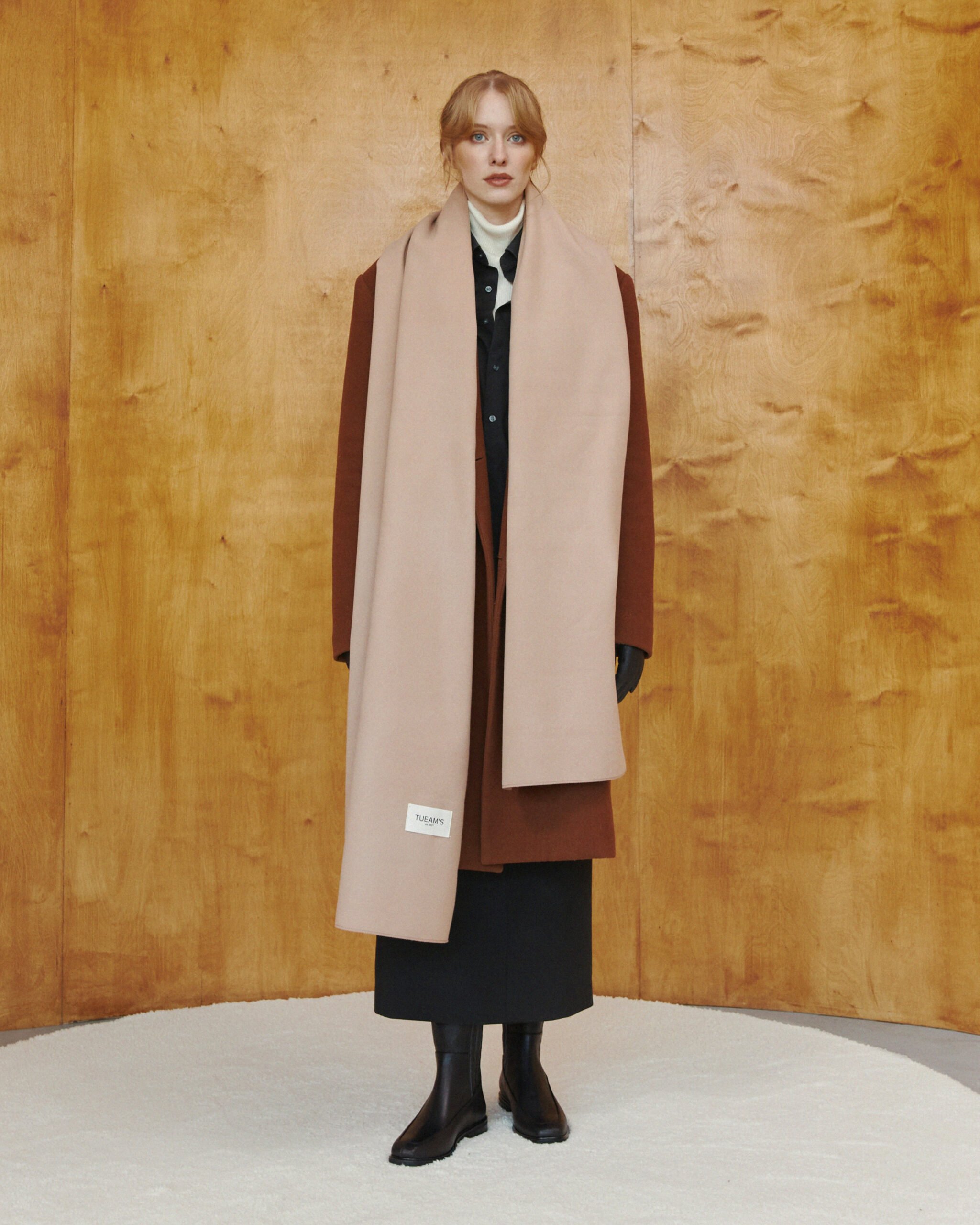Scarf in camel colour