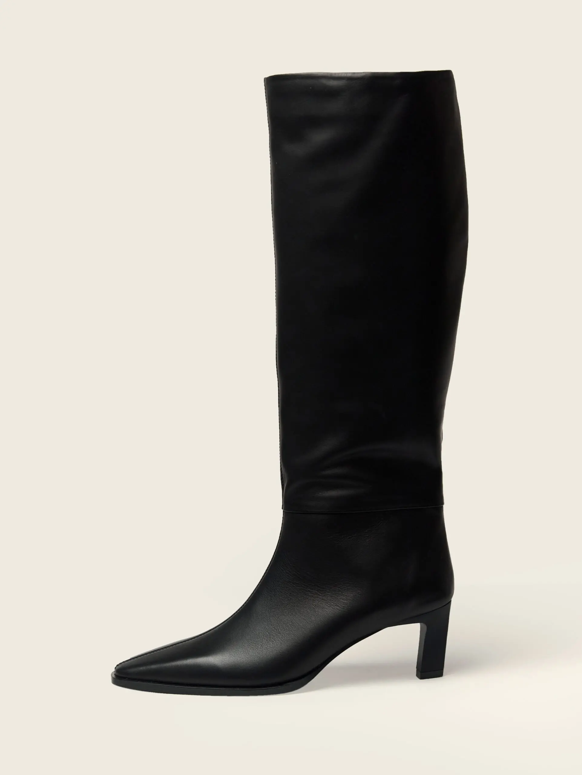 High boots Domina in black leather