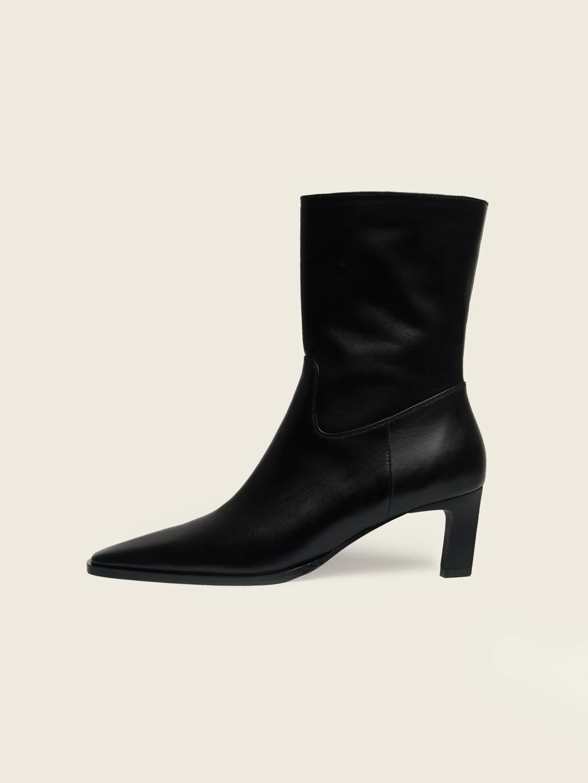 Boots Verone in black leather