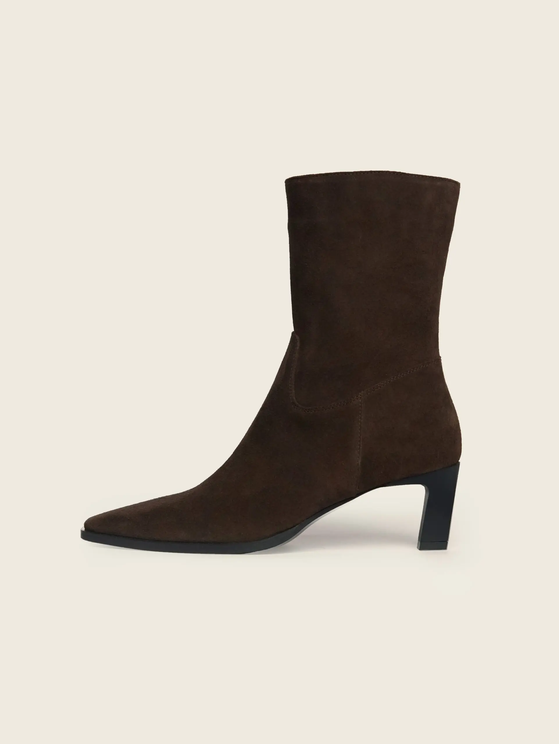 Boots Verone in brown suede calfskin