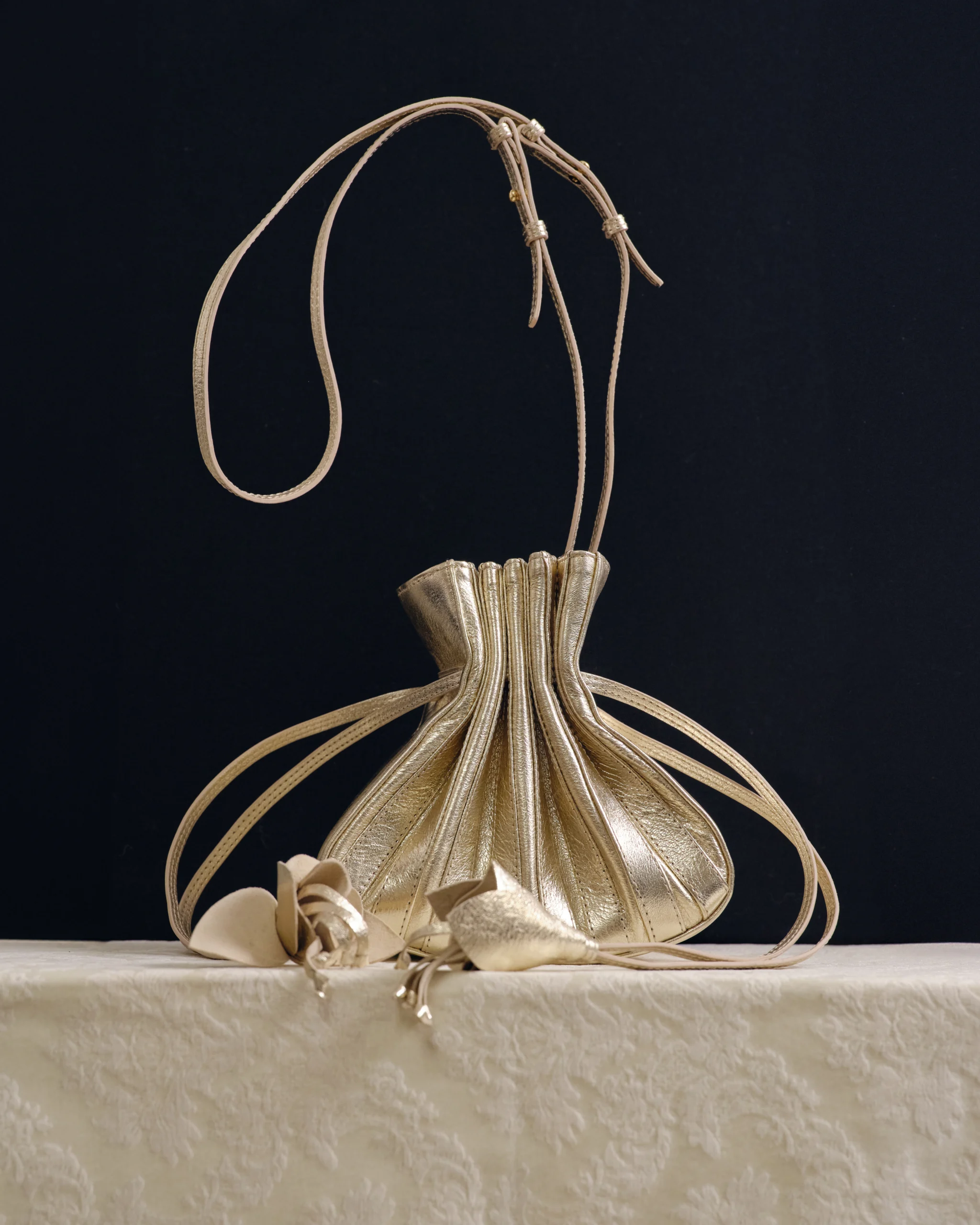 Fleur Bag in gold