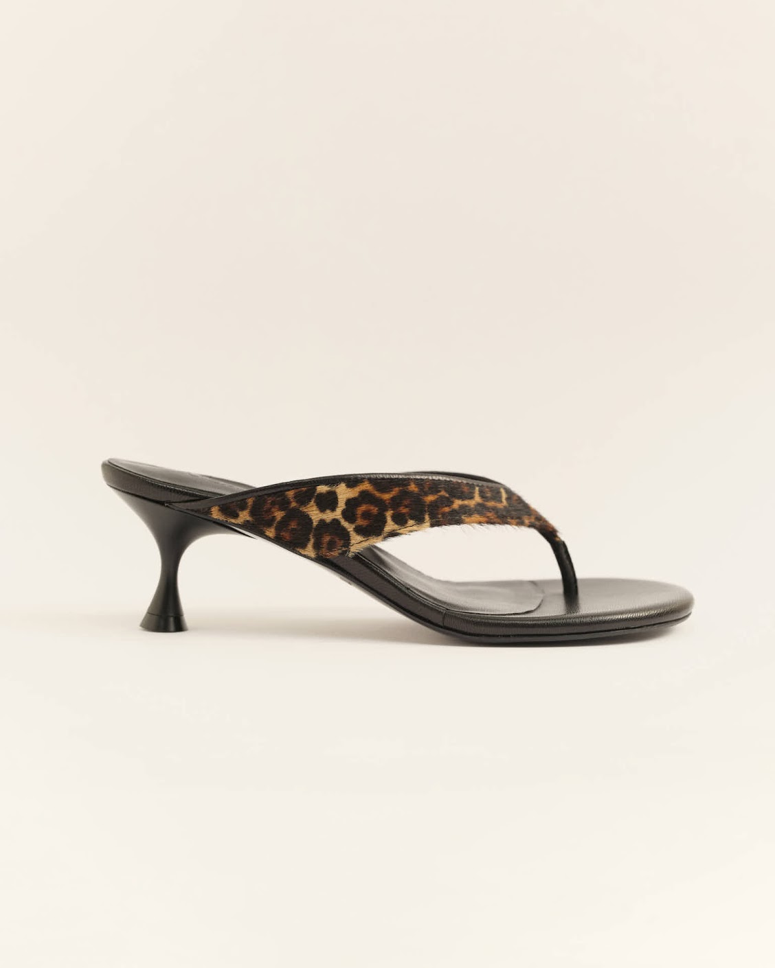 Low-heeled thong mules